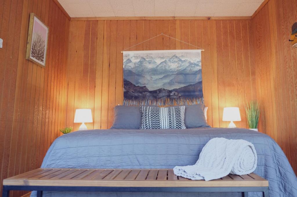 Lake Front Cabins - 