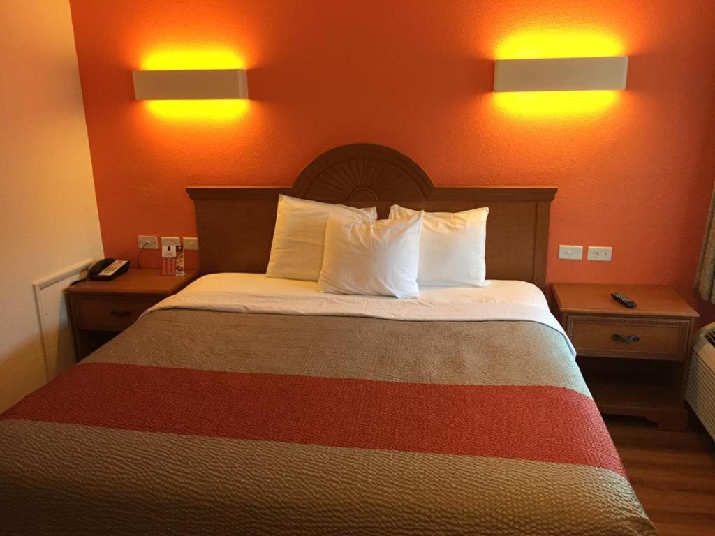 FairBridge Inn Express North Lima - King Room - Fumar