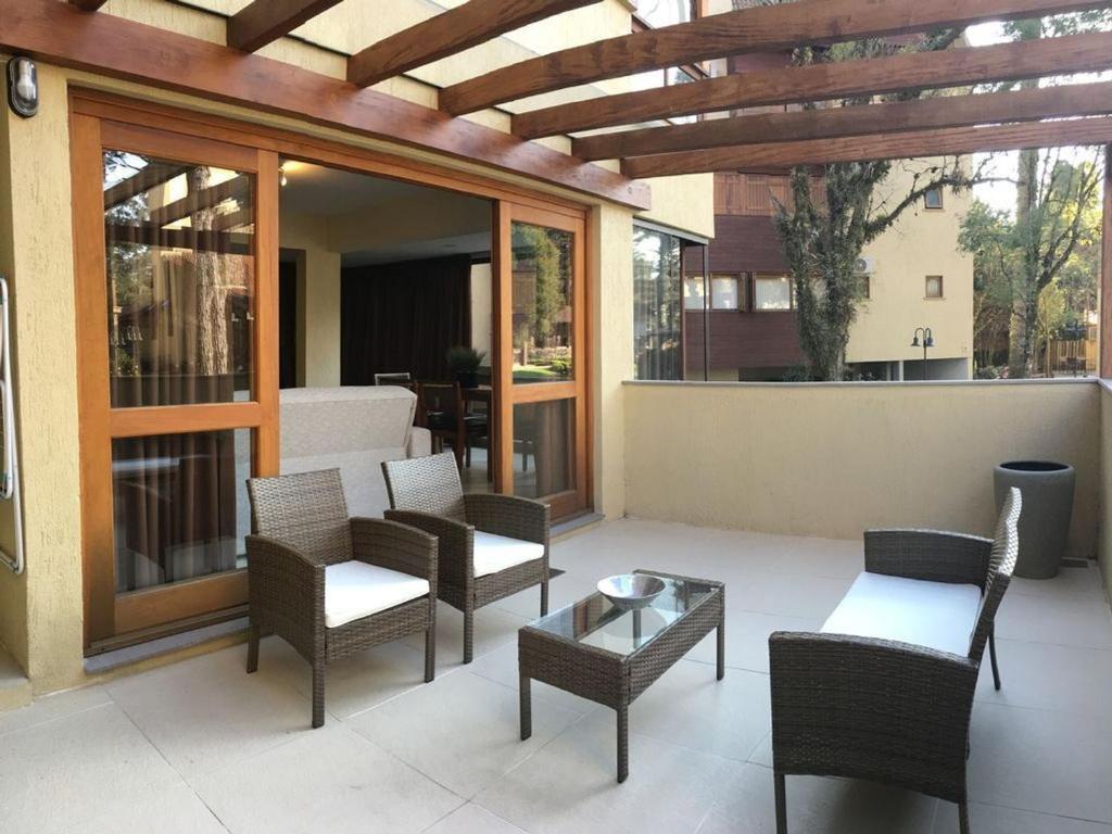 VILLA DEL FIORE 105 - 2 DORMITÓRIOS EM CONDOMÍNIO COM PISCINA!  VILLA DEL FIORE 105 - 2 DORMITÓRIOS EM CONDOMÍNIO COM PISCINA!