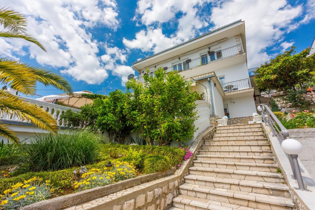 Apartments Lory