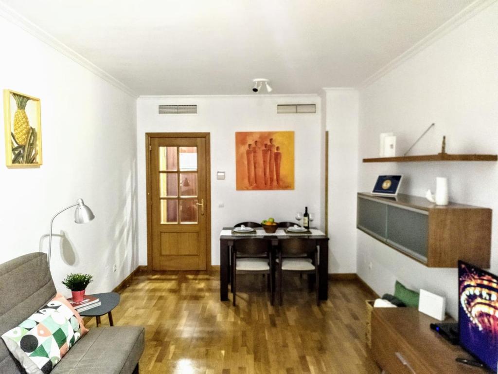 Apartamento con Piscina en Parque Litoral, Málaga ...