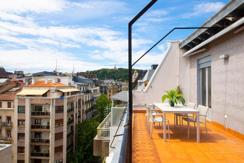 Balkón nebo terasa v ubytování Modern Apartment with Spacious Terrace