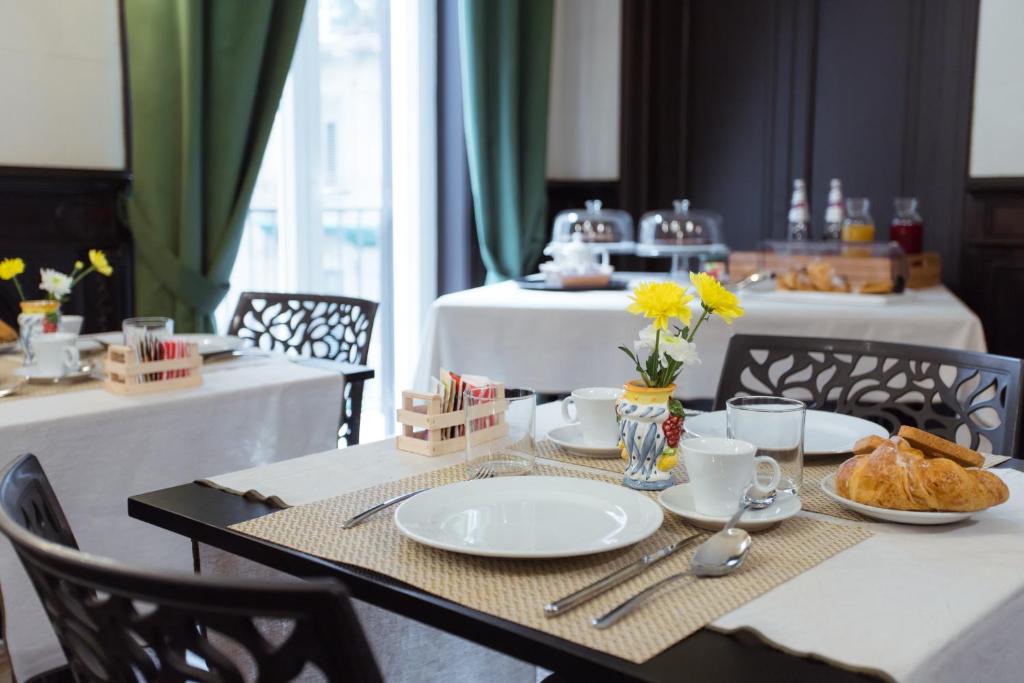 Jedlo v ubytovaní bed & breakfast alebo blízkom okolí