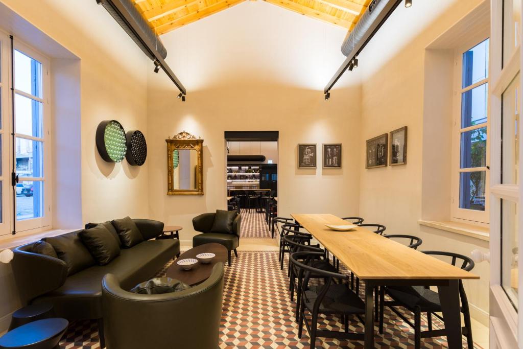 Posezení v ubytování Hotel Indigo Larnaca by IHG-ADULTS ONLY
