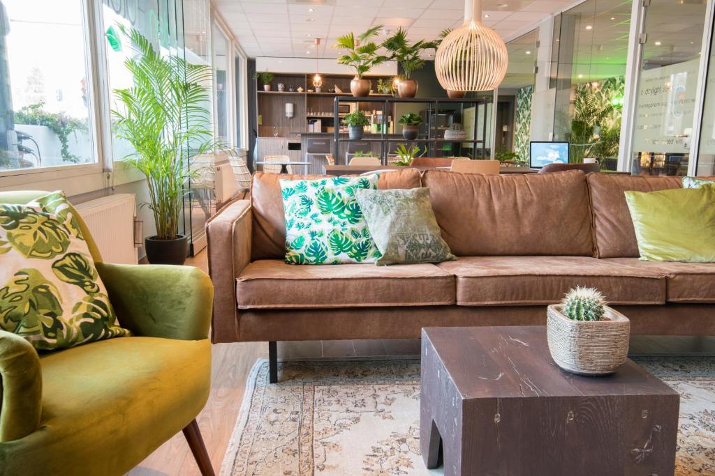 Court Garden Hotel - Resim 2