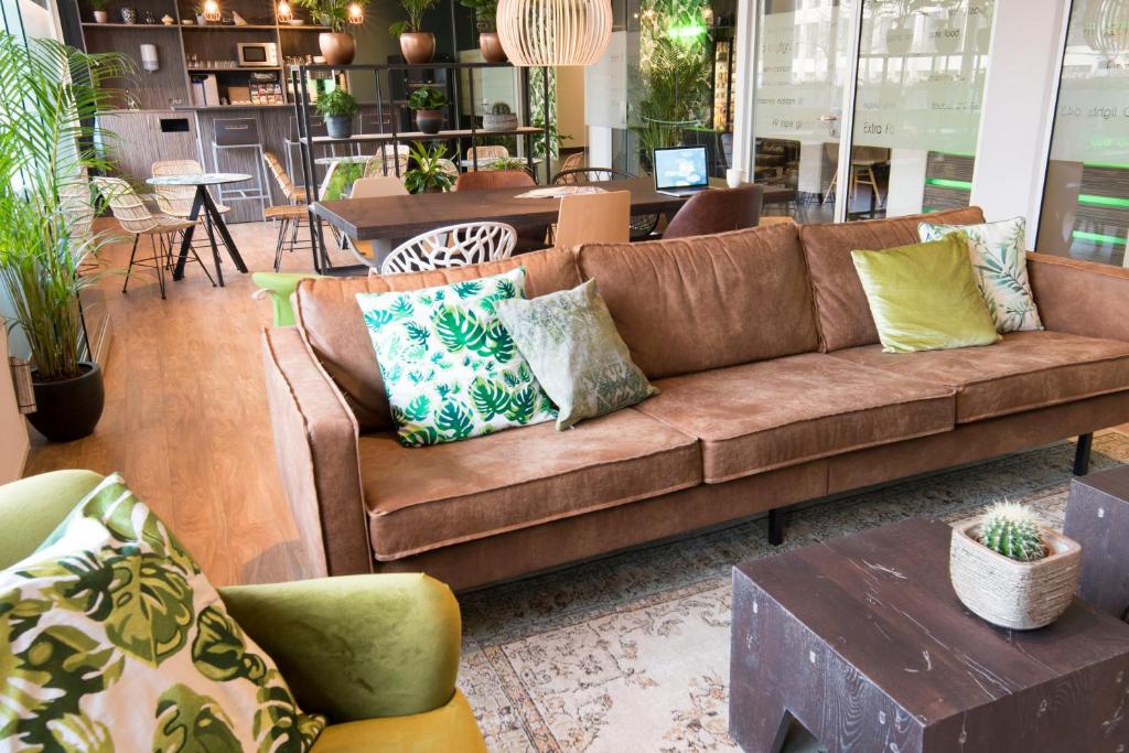 Court Garden Hotel - Resim 11