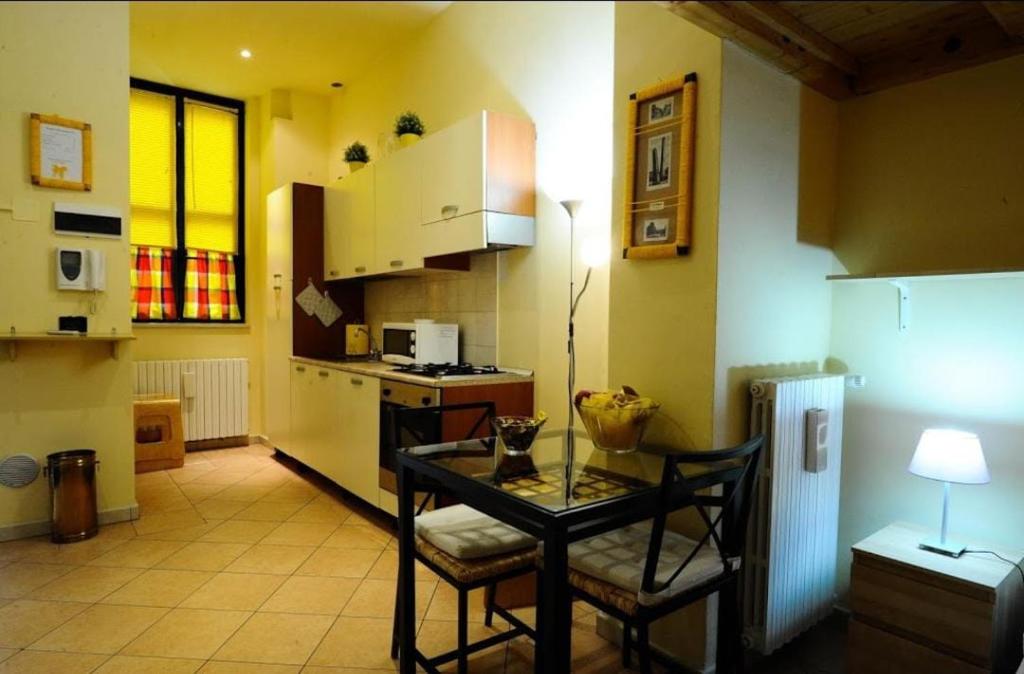 Kuchnia lub aneks kuchenny w obiekcie 13- Tourist House Bologna Pratello - Self check-in