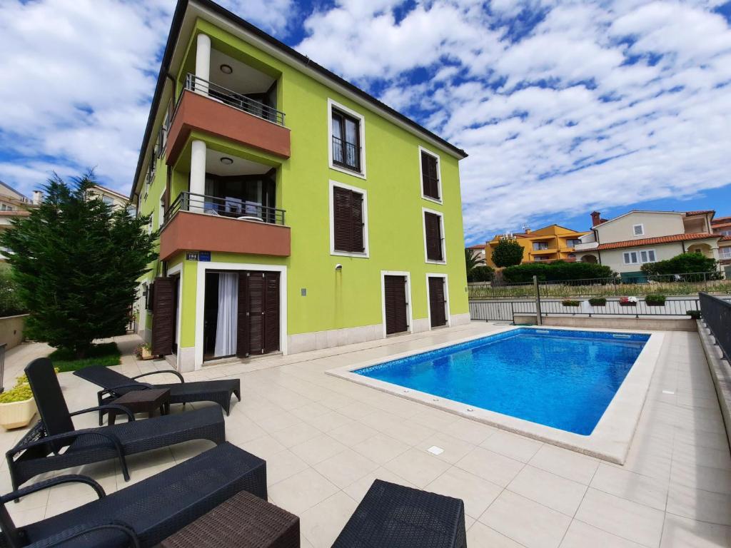 Kolam renang di atau dekat dengan Smaragdna Villa YourCroatiaHoliday