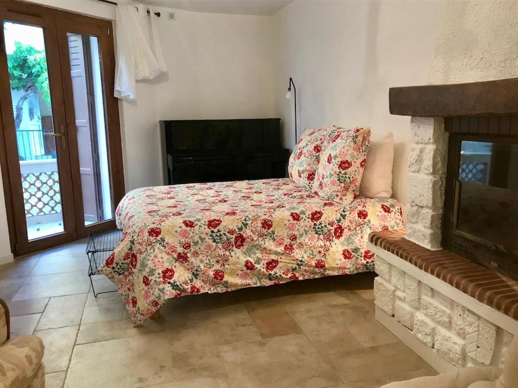 Postel nebo postele na pokoji v ubytování Le colostre T2