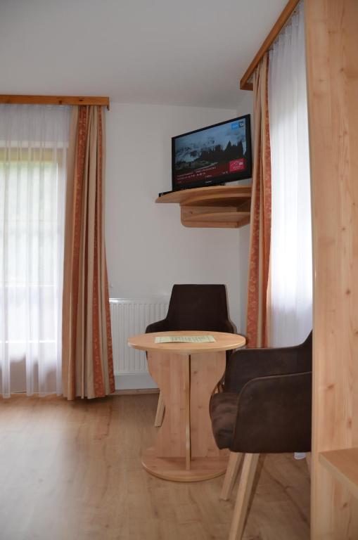 TV a/nebo společenská místnost v ubytování Haus Wally