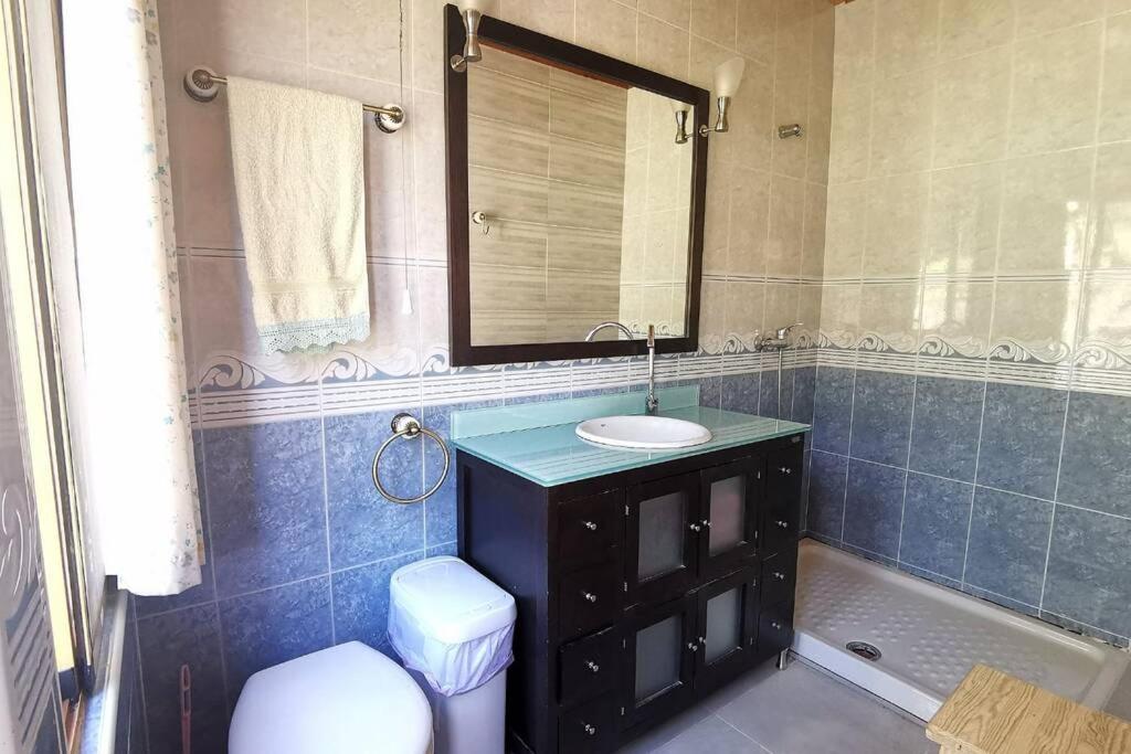 Koupelna v ubytování Casa Rural: La Casa Mágica de Gredos