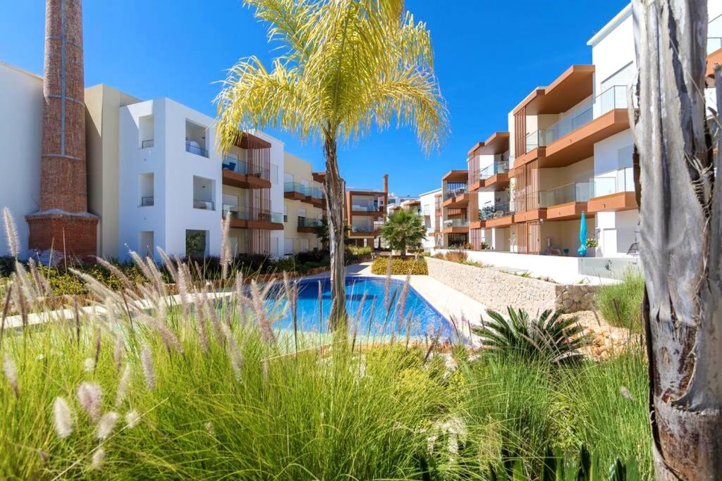 Gallery image of 2 bedrooms appartement with shared pool terrace and wifi at Portimao 5 km away from the beach in Portimão