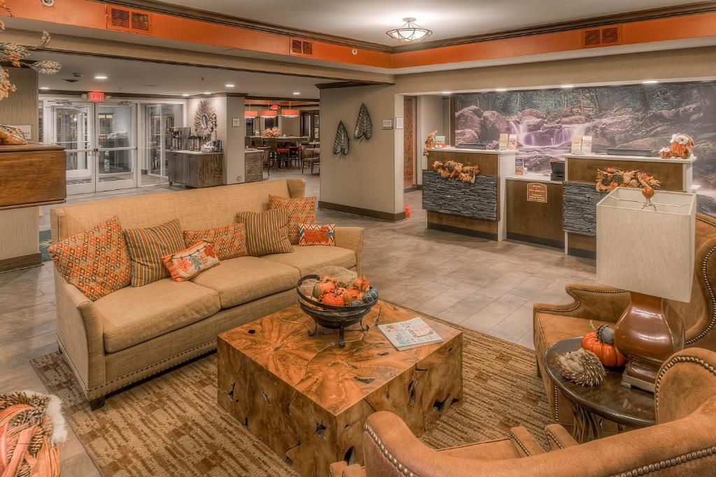Posezení v ubytování La Quinta by Wyndham Pigeon Forge