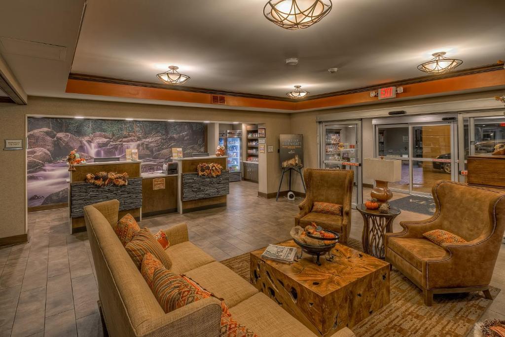 Posezení v ubytování La Quinta by Wyndham Pigeon Forge