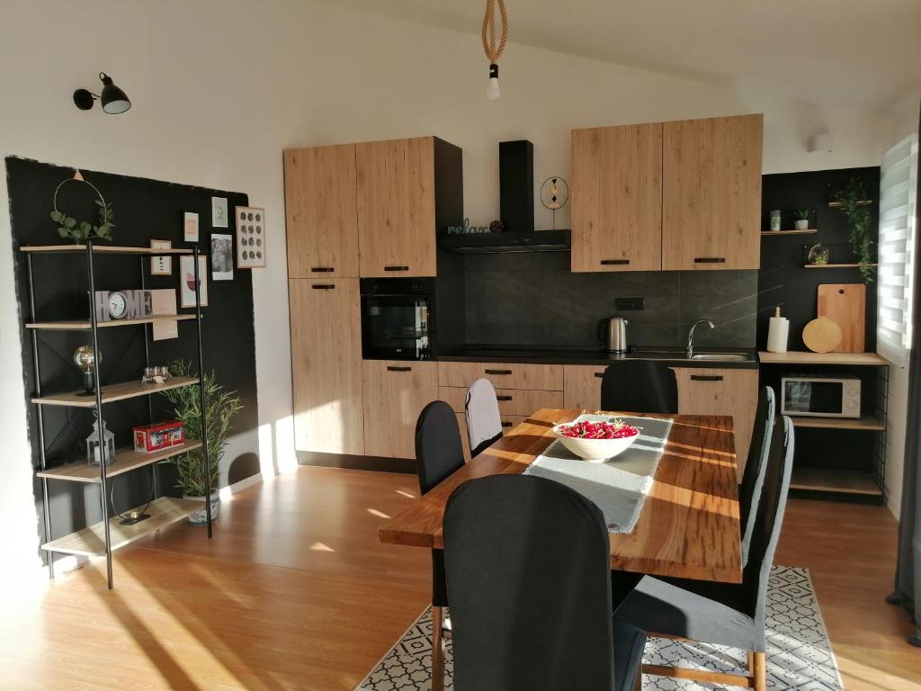 Kuchyňa alebo kuchynka v ubytovaní Apartment near the sea-self check-in