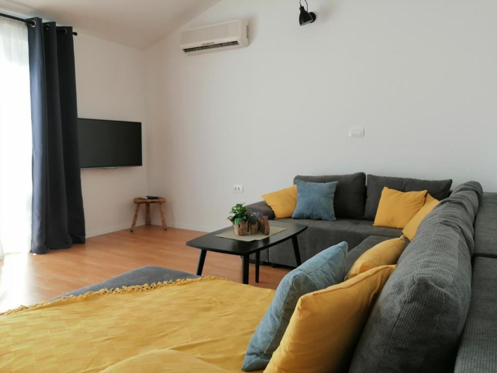 Posedenie v ubytovaní Apartment near the sea-self check-in