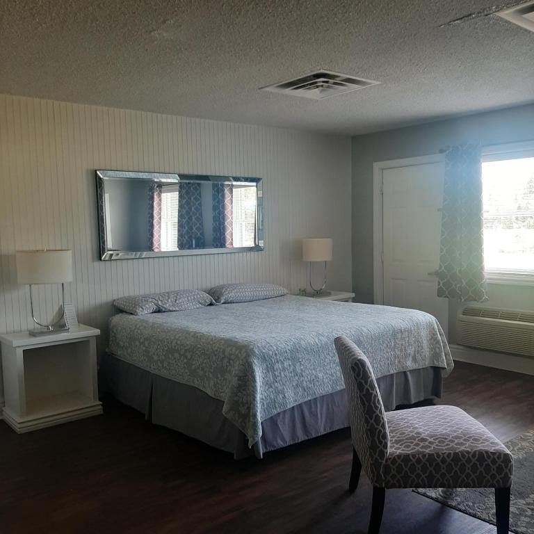 THE ASHWOOD INN - Deluxe King Suite
