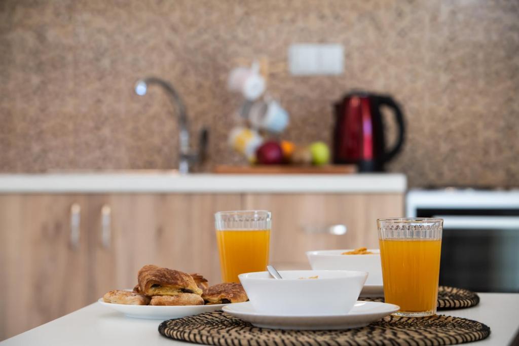 Bounatsa Studios & Apartments - 11