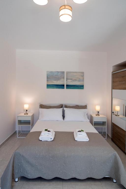 Bounatsa Studios & Apartments - 16