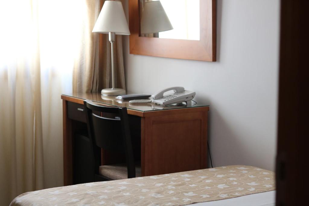 Hotel Restaurante Blanco y Verde, Коніль-де-ла-Фронтера ...
