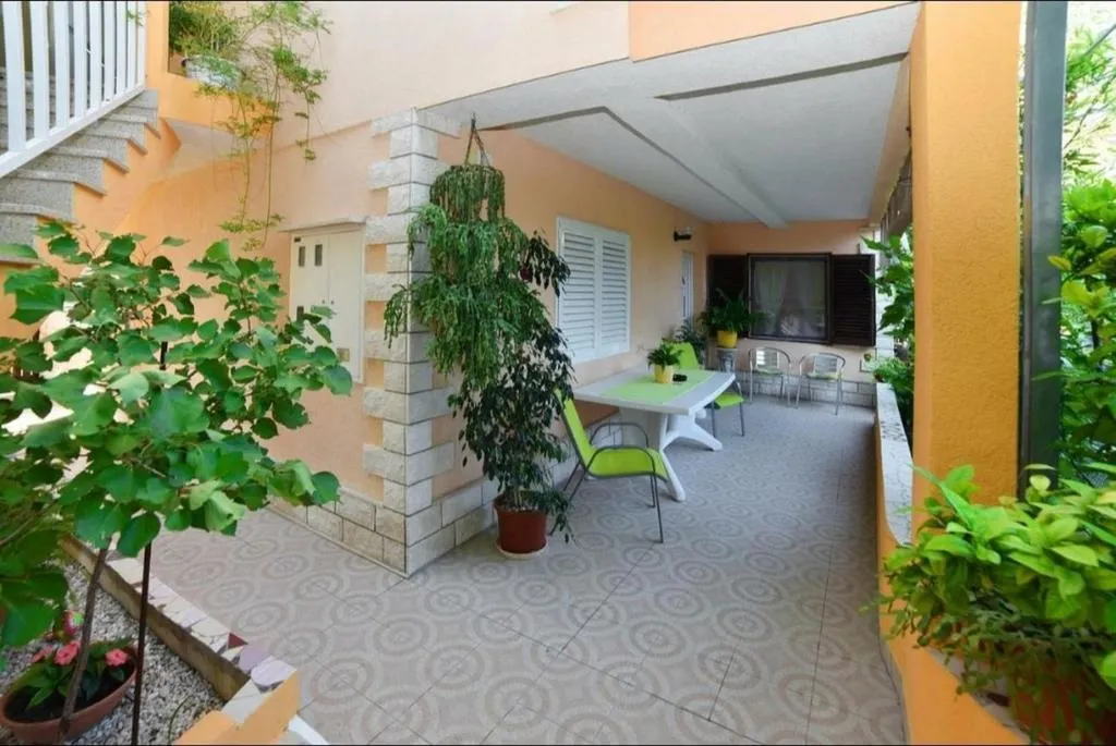 Apartments with a parking space Split - 18282, Split, Croatia