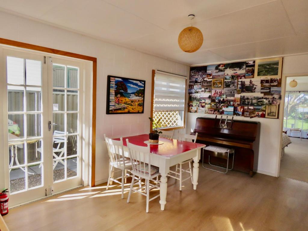 Pohutukawa Bach, Whangarei Updated 2024 Prices