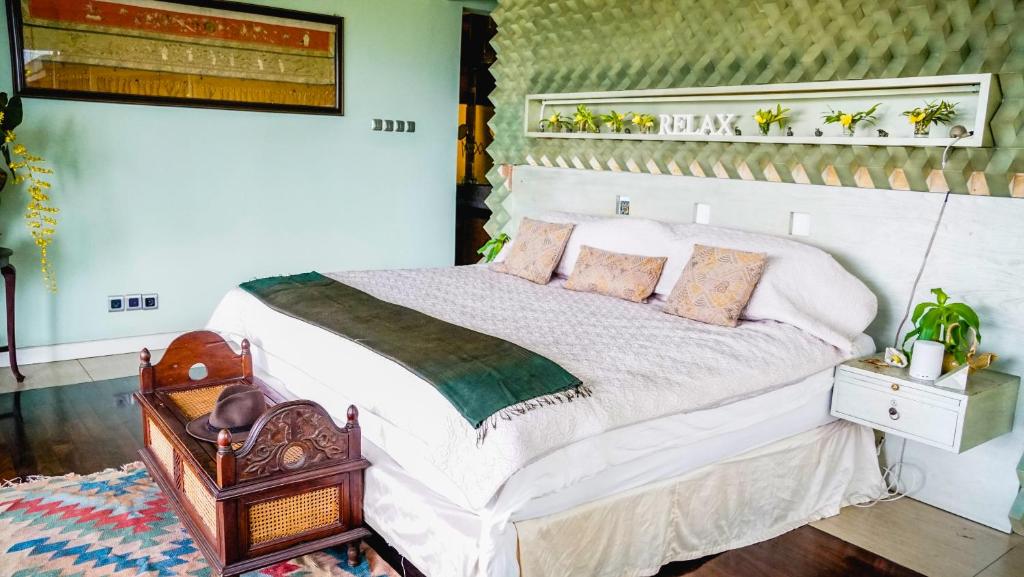 Ruth's Bed & Breakfast - 
