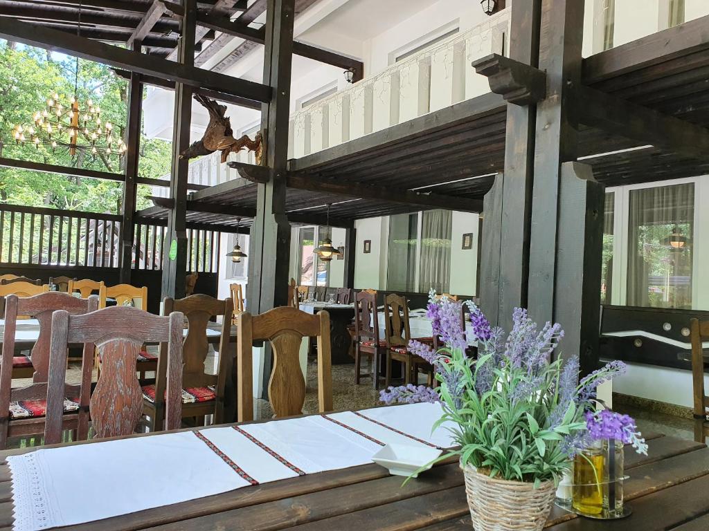 Hotel Cornul Vanatorului - Resim 21