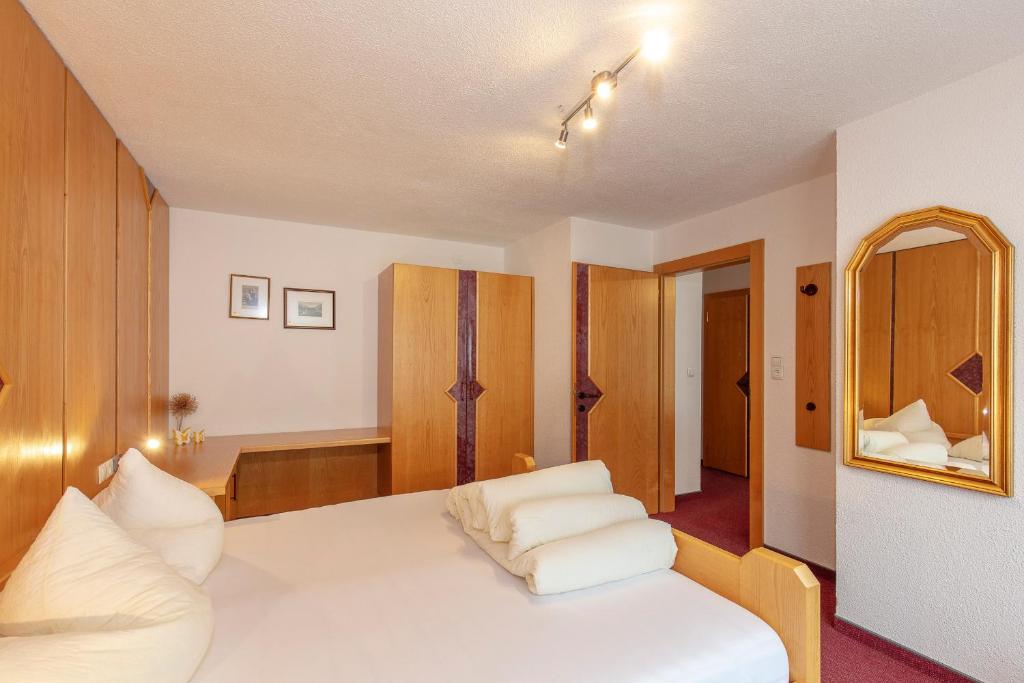 Postel nebo postele na pokoji v ubytování Appartement Rosengarten