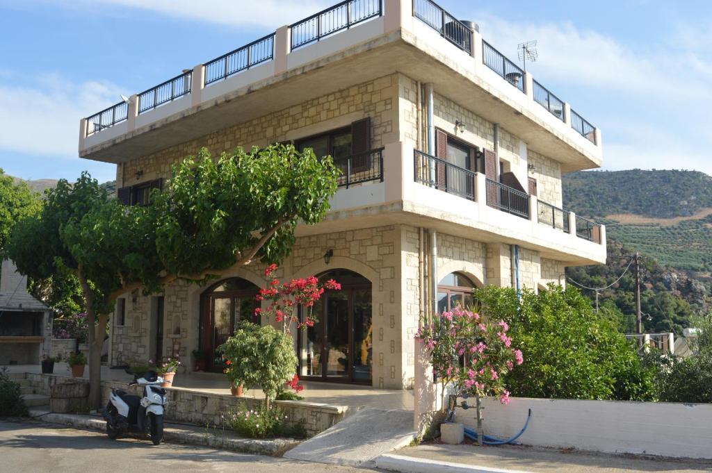 Nespecifikovaný výhled na hory nebo výhled na hory při pohledu z apartmánu