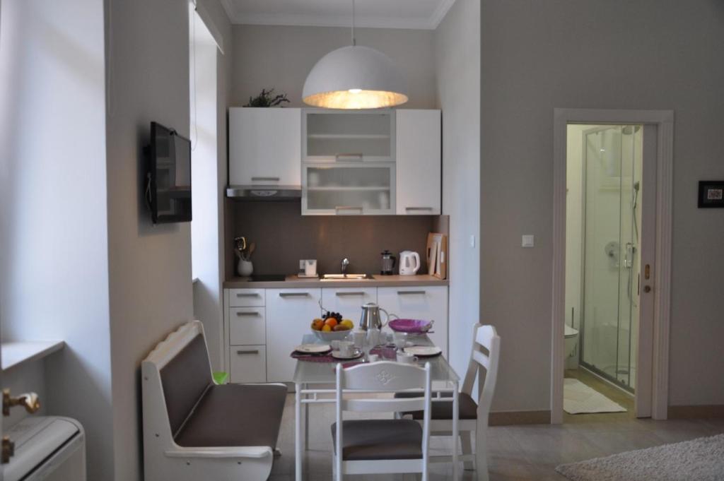 Kuchyňa alebo kuchynka v ubytovaní Apartmani Marion Crikvenica