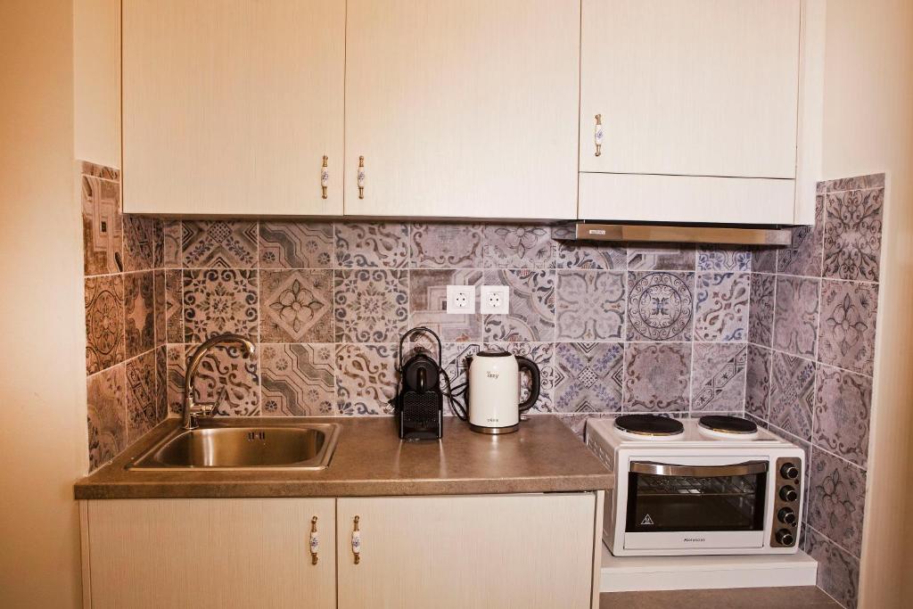 Kuchnia lub aneks kuchenny w obiekcie Bentzi...Boutique Apartment 6, Superior Suite for 4 Guests
