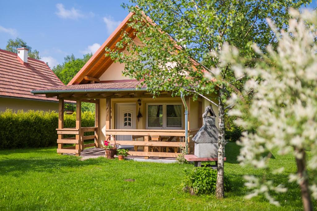 Zahrada ubytování Domki nad stawem.