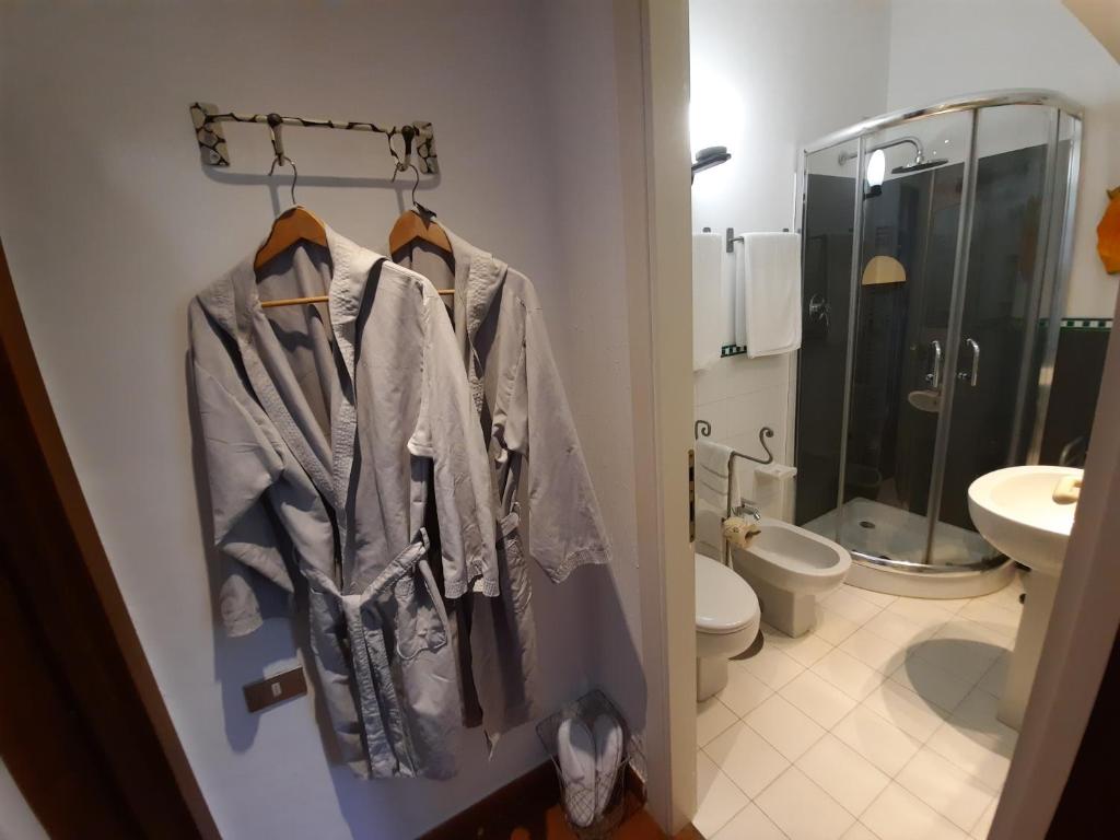 Kúpeľňa v ubytovaní LE TERRE DEL DRAGO Apartment