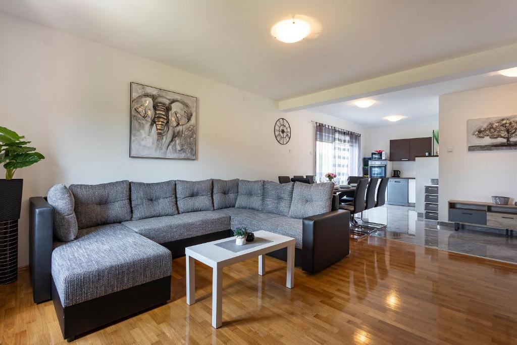 Część wypoczynkowa w obiekcie APARTMANI KAROCA 3