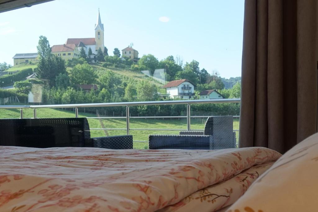 Postel nebo postele na pokoji v ubytování Apartments Laura FARM STAY
