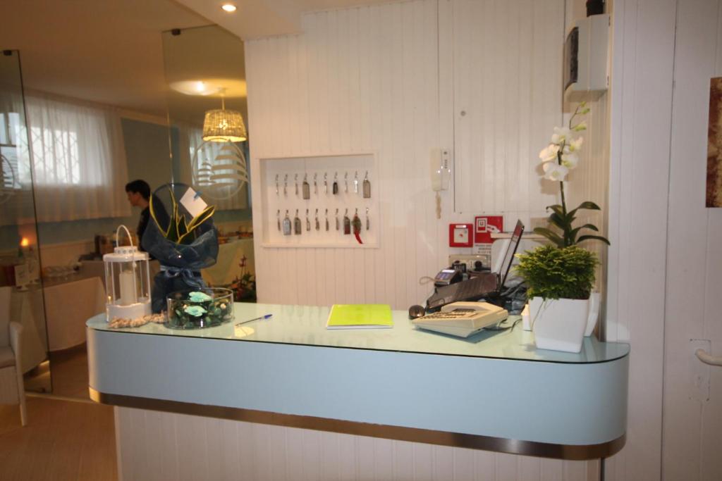 Zdjęcie z galerii obiektu Hotel Belvedere Spiaggia w Rimini