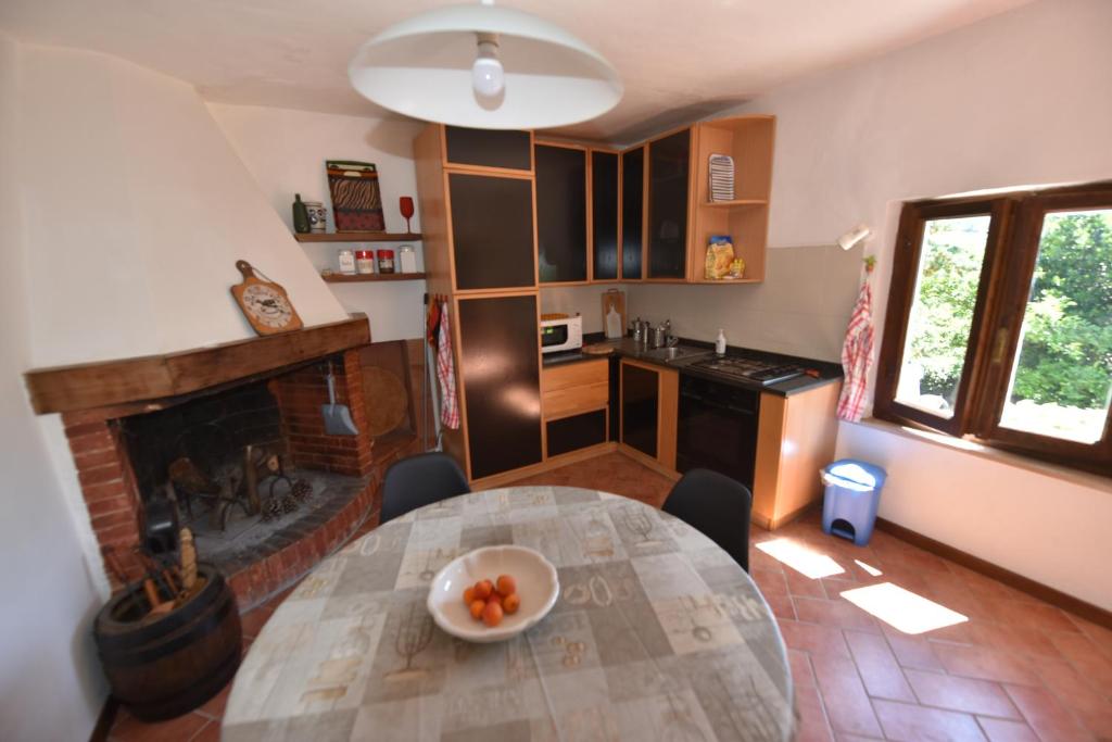 A kitchen or kitchenette at CASE&COLLINE La Prospettiva