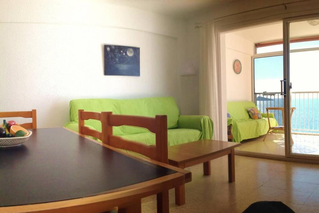 Posezení v ubytování Apartamento en Playa de Levante Vistas impresionantes