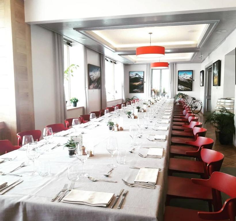 Restaurace v ubytování Hôtel Terminus