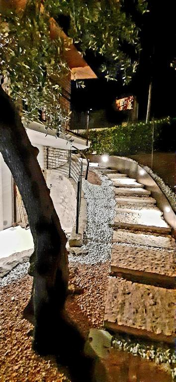 Fotografia z galérie ubytovania Villa Mimosa-Con piscina e vista lago v destinácii Brenzone sul Garda
