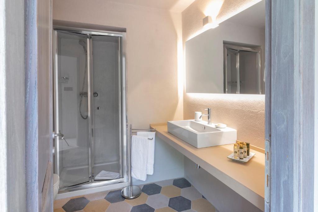 Koupelna v ubytování Relais Le Macine Di Stigliano