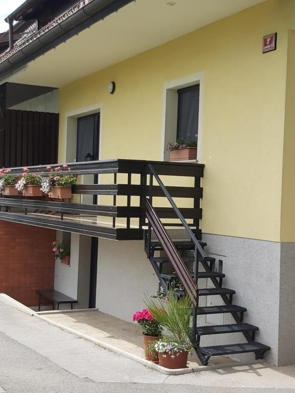 Budova, kde se apartmán nachází