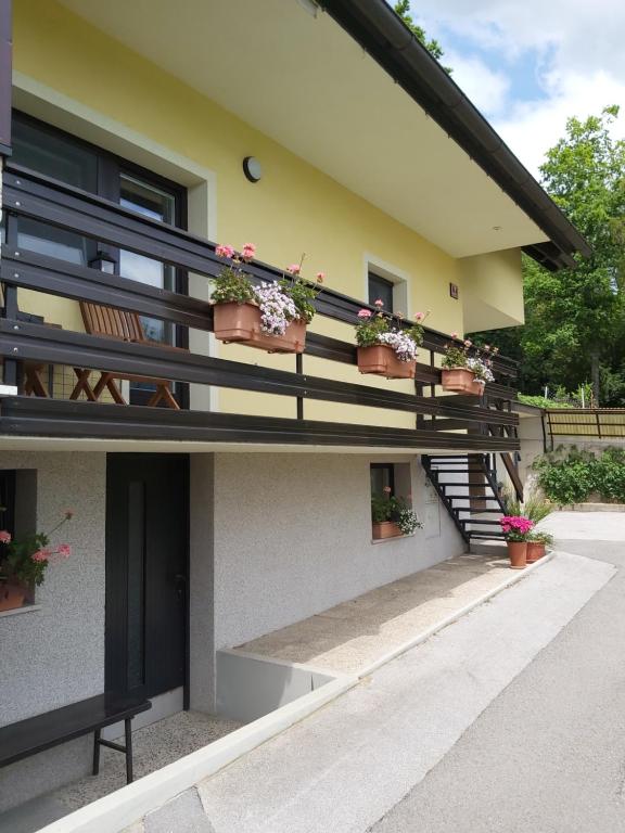 Budova, kde se apartmán nachází