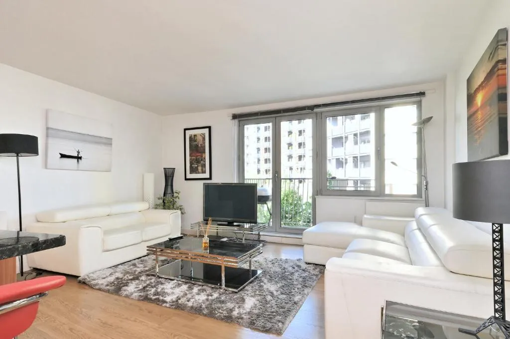 Perfectly Located Beautiful Ensuite and Gym, Londra, Marea Britanie