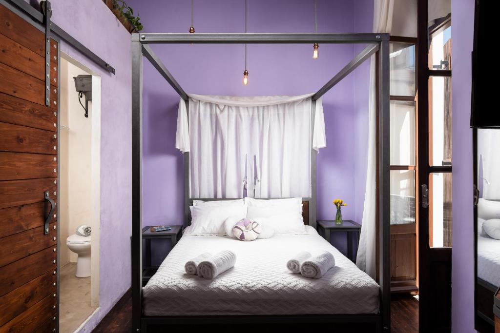 Favela Living Space - 1