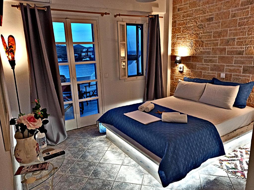 Gallery image of Enjoy Cyclades studios & suites in Kithnos