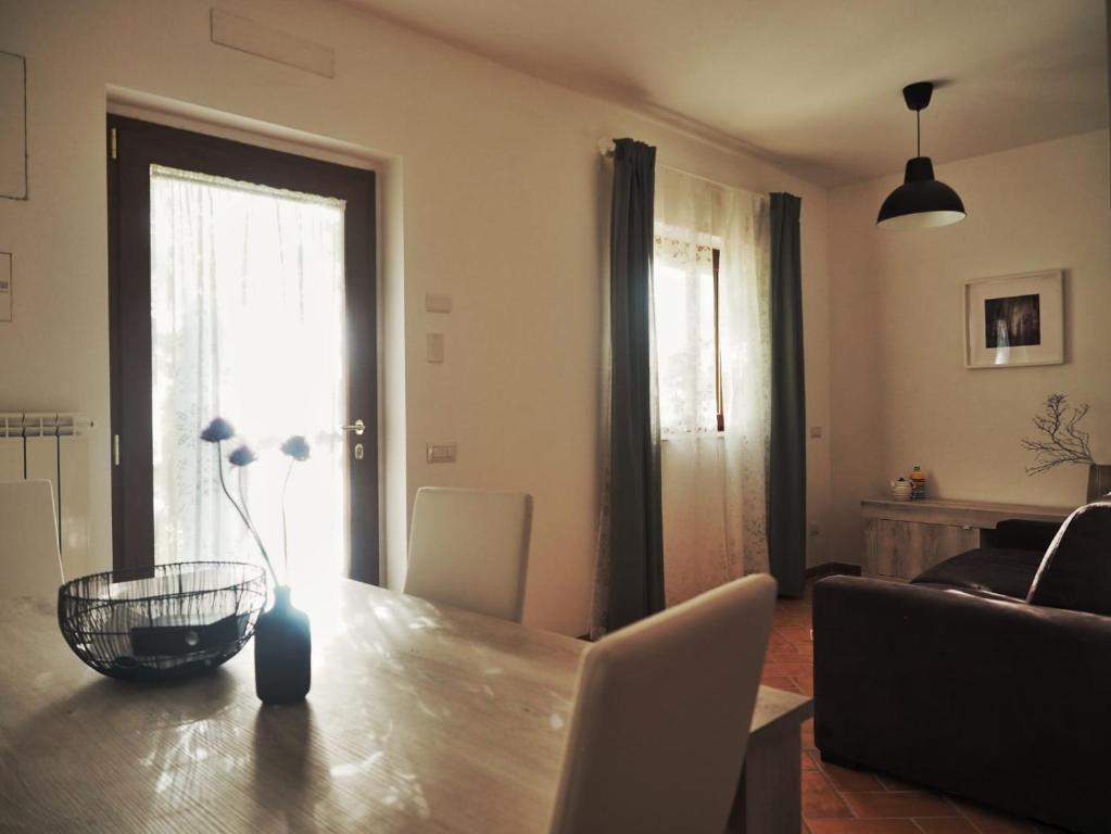 Lo scoiattolo - Salle Familiale Avec Vue Sur Le Jardin
