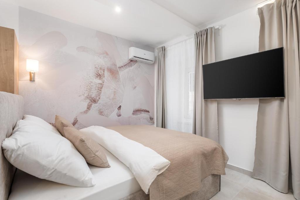 Srnec Apartments - Korzo - Deluxe King Studio