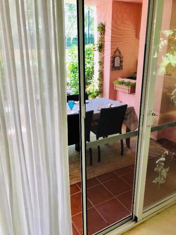 Fotografia z galérie ubytovania Apartamento 3 Habitaciones Guadalmina Golf WiFi AC v Marbelli